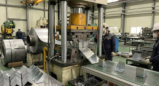 proceso de fabricacion de soportes angulares metalicos